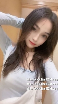 文君 ： 160cmC奶25歲  氣質小女人 舞蹈老師上線 有喜歡的嗎 配合姿勢多  小蠻腰很誘