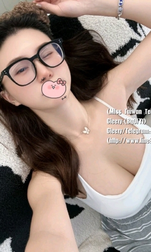 小雨 168.E.48.25歲  甜美可愛大奶妹，膚白貌美大內內，身材火辣，肉都長在該長的地方，極品絕頂的完美正妹，因為腿也是超美的！圓潤飽滿的胸部和屁股抓起來，超