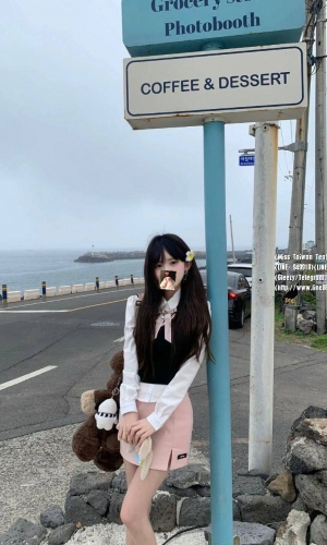 妮可 162/44/C  19歲 在韓國留學的清純甜美學生  可愛的鄰家女生 性格很健談 俏皮會撒嬌  床上配合度很高 會主動找你索吻   給你舔蛋蛋 床上主動會玩  很喜歡愛