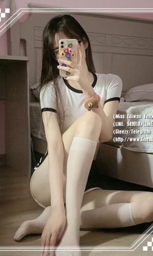 薇佳 166cm C奶  22歲  元氣少女學生妹子 敢玩   水嫩蘋果美肌  好有女友fu的妹子 不大不小的完美C奶  男生最愛的粉色乳頭  多水的私密淺穴很敏感容易高潮 想喝