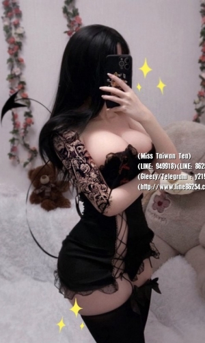 露西165.49.F+.25歲  爆乳妹 純天然大奶子 火辣的一個妹子 冬天穿搭都很性感 服務主動敢玩開放 比較沒有什麼限制  前凸後翹 很會挑逗 主動的誘惑扭屁股