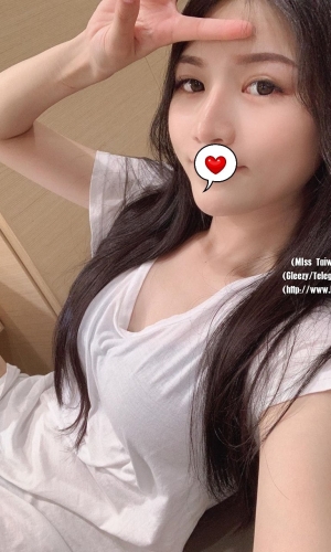 安婕165.46.D.23歲 氣質彩妝店員  顏值蠻高的  會打扮  服務技術很好 很敢玩  不管你是新手還是老司機都可以約  胸部有D豐滿不油膩 手感很好